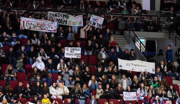Energie se utká s Třincem v poledne. Bude to utkání jen pro karlovarské školáky