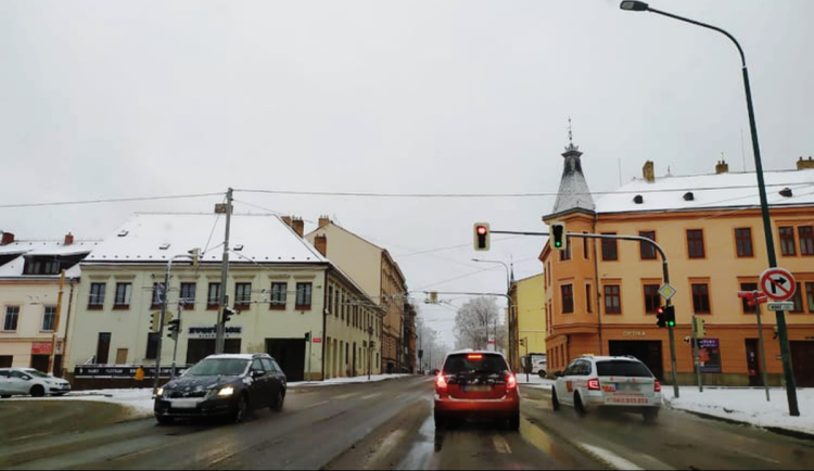 Vysočinu zasypal další sníh. Problémy jsou u Golčova Jeníkova, silničáři měli 214 výjezdů