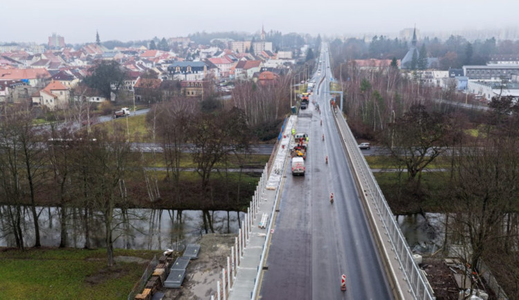Hlavní průtah Českou Lípou je opět otevřen, estakáda na I/9 je znovu v plném provozu