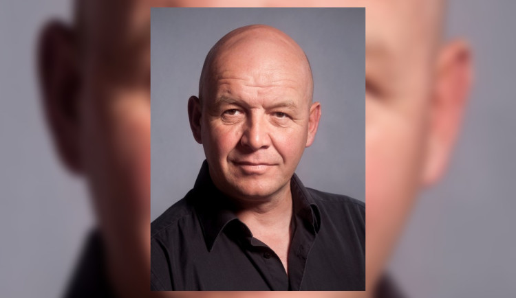 Zemřel herec Pavel Nečas. V Praze hrál skoro 30 let, se Spartou bojoval proti šikaně