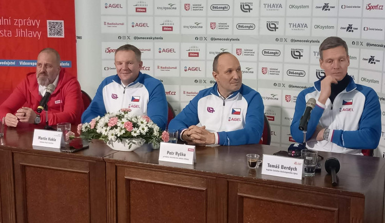 VIDEO: Na pivo se může jen při střídání. V Horácké aréně se chystají na Davis Cup