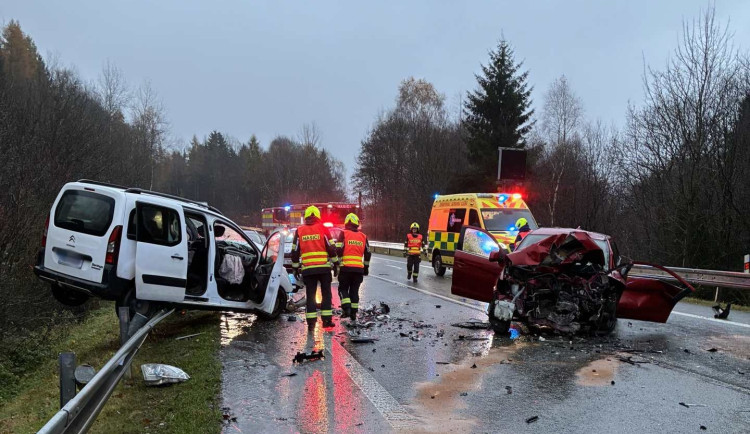 Loňský rok na silnicích Libereckého kraje: méně nehod, více obětí. Problémem jsou drogy