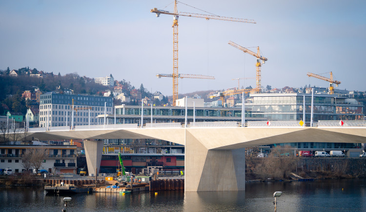 ANKETA: Dvorecký, nebo Anežky České? Praha spustila hlasování o názvu nového mostu