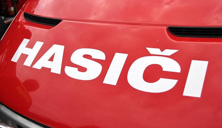 Karlovarský kraj přispěje hasičům na psychologa. Uvolní 540 tisíc korun