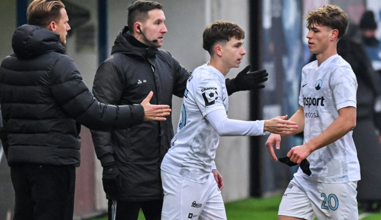 Vůbec tomu nerozumím, zlobil se Kováč po Zlínu. Zákrok na Mahmiće viděl na červenou