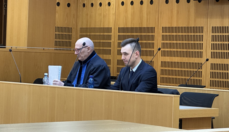 Řidič tramvaje dostal za incident s ukrajinskými cestujícími prospěšné práce