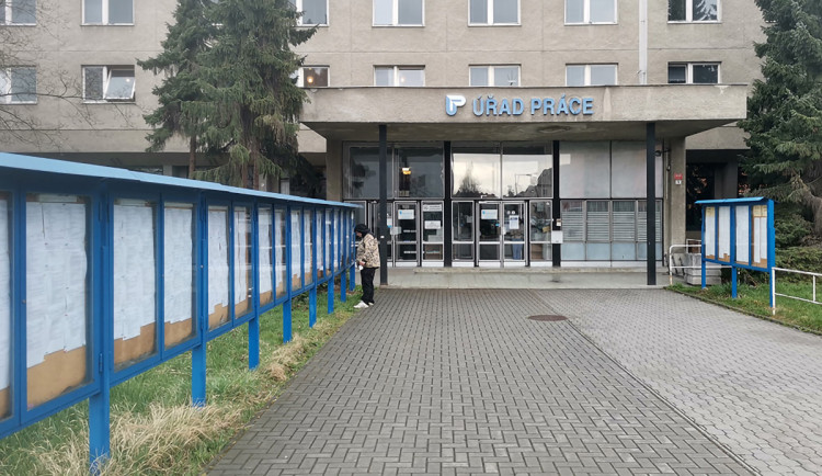 Nezaměstnanost v Olomouckém kraji výrazně vzrostla, poskočila nad republikový průměr