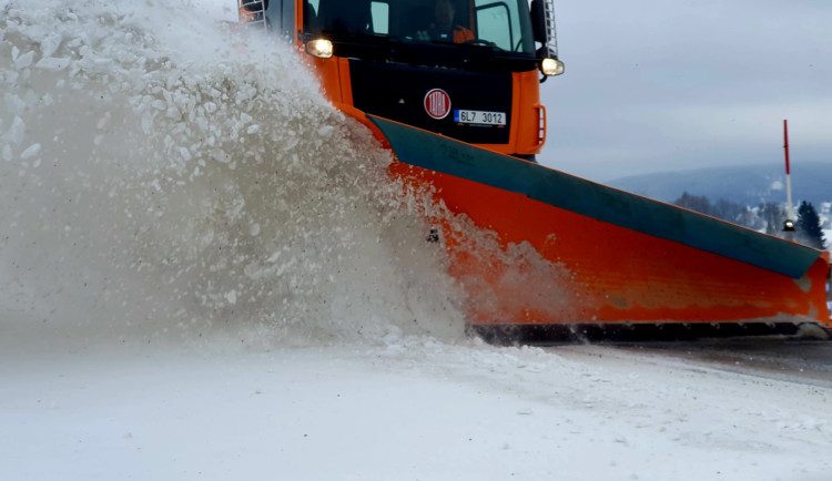 ŘSD už použilo téměř sto tisíc tun soli, oproti loňsku je to dvojnásobek