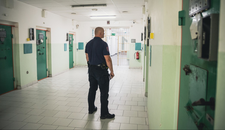 Drahé dvě hodiny svobody. Uprchlý vězeň si útěkem prodlouží pobyt v kriminále až o pět let