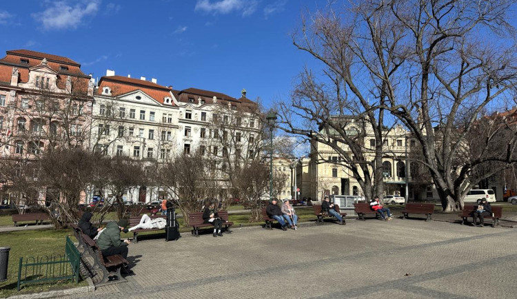 Prahu tento týden čekají jarní teploty, může být až 17 stupňů