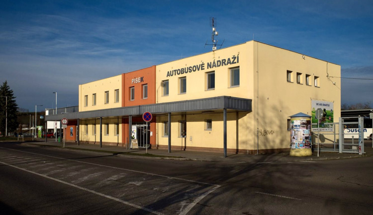 Konec provizoria v Baarově ulici. Autobusy se od neděle vrátí na nádraží v Písku