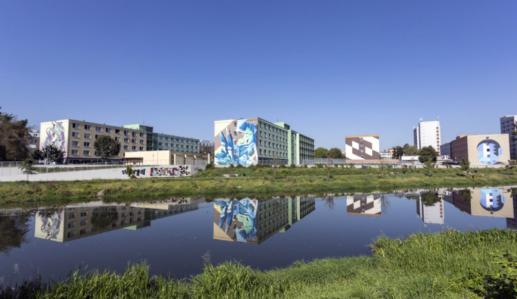 Tragédie u řeky v Olomouci. Dvaaosmdesátiletého muže se už nepodařilo zachránit