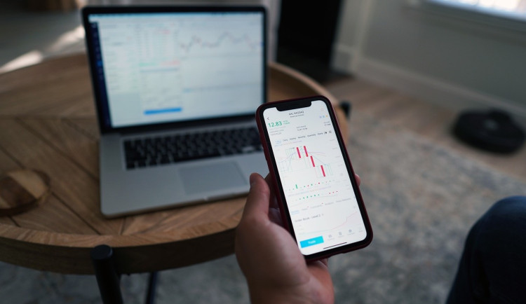 Neklid na trzích aneb jak geopolitika hýbe s vaším portfoliem