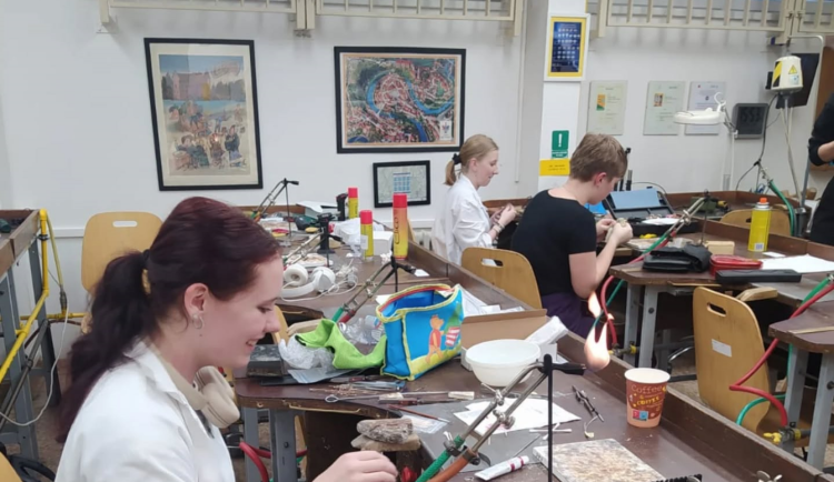 Jablonec hostí mladé zlatníky z celého Česka. Koná se tu domácí šampionát