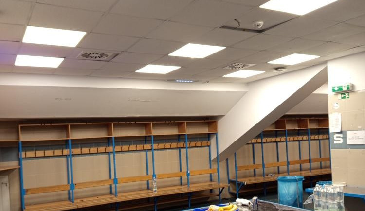 V Plzni si stěžovali na stav šatny po návštěvě Sparty. Rozbitá už byla, brání se klub