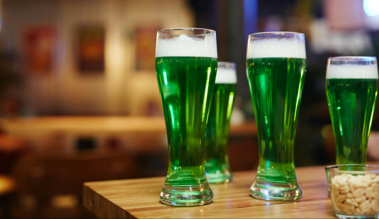 Dnes je Zelený čtvrtek. Nezapomeňte na pivo a od nikoho si nic nepůjčujte