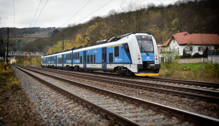 Z Brna do Břeclavi hodinu nejely vlaky, v kolejišti totiž našli mrtvolu