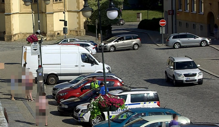 Opilý cizinec si dáchnul v Boskovicích. Na cestu pak vyrazil s padělaným řidičákem