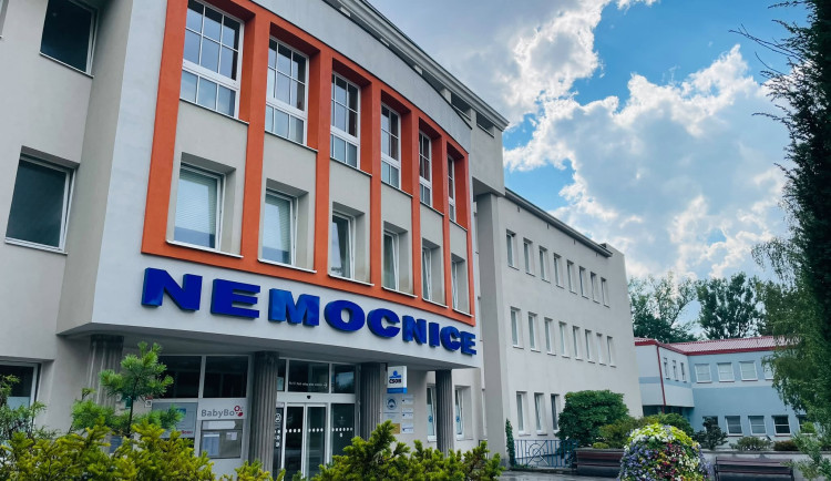 Cizinec s psychickými problémy utekl z boskovické nemocnice. Našli ho u Kauflandu